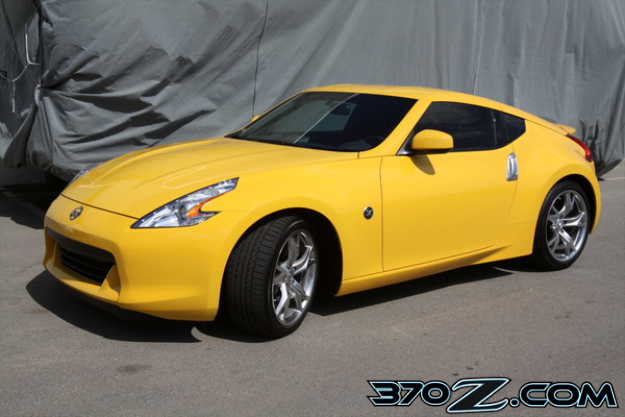 yellow+370Z